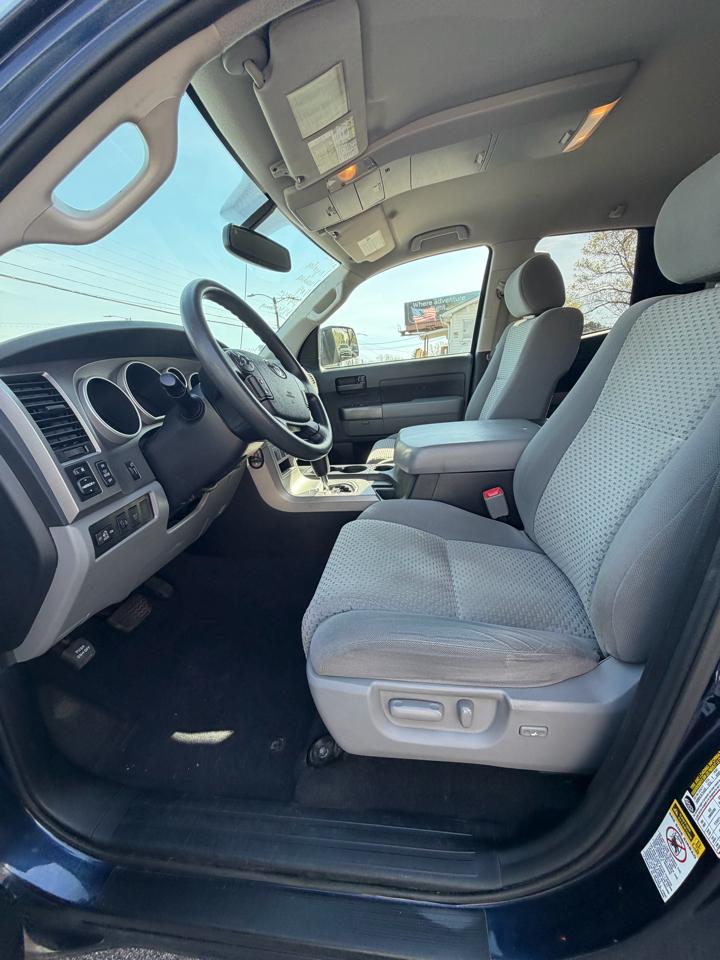 Toyota Tundra Tundra-Grade Double Cab 4.6L 4WD 2012