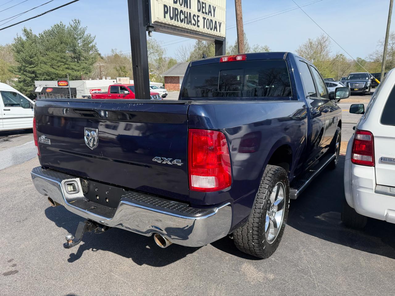 RAM 1500 SLT Quad Cab 4WD 2015