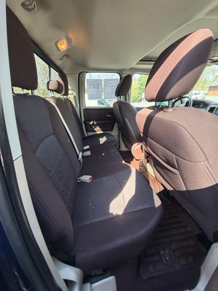 RAM 1500 SLT Quad Cab 4WD 2015