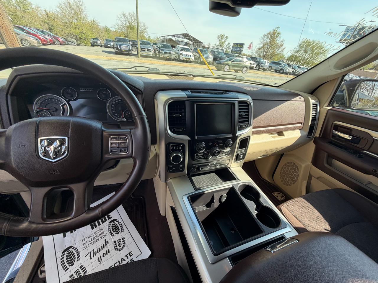 RAM 1500 SLT Quad Cab 4WD 2015