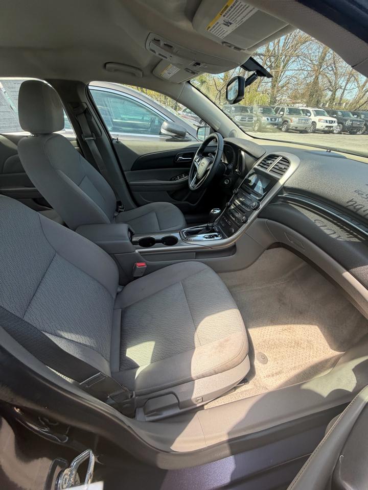 Chevrolet Malibu LS 2013