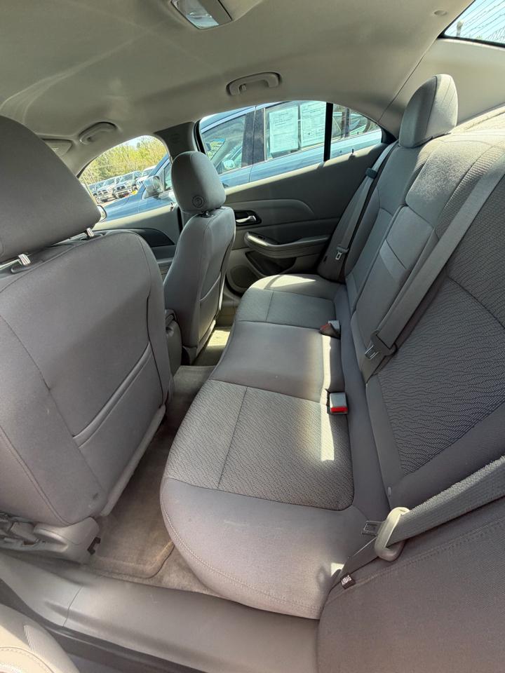 Chevrolet Malibu LS 2013