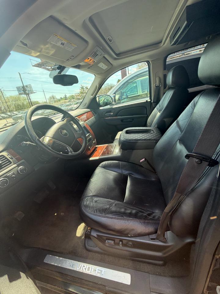 Chevrolet Suburban LTZ 1500 4WD 2010