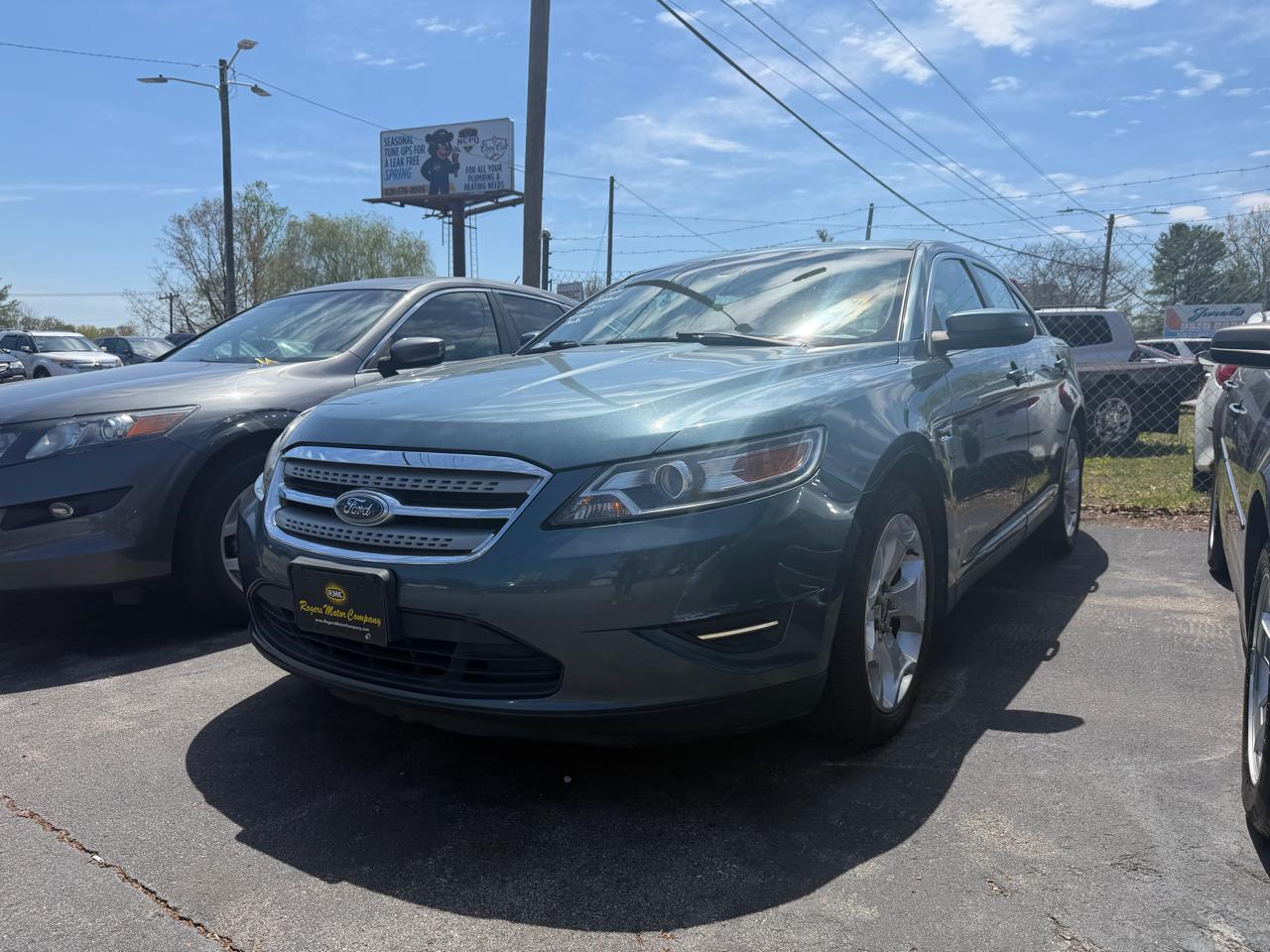 Ford Taurus SEL FWD 2010