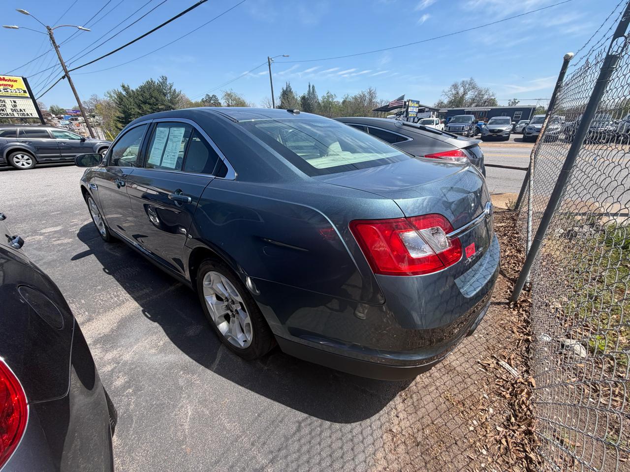 Ford Taurus SEL FWD 2010