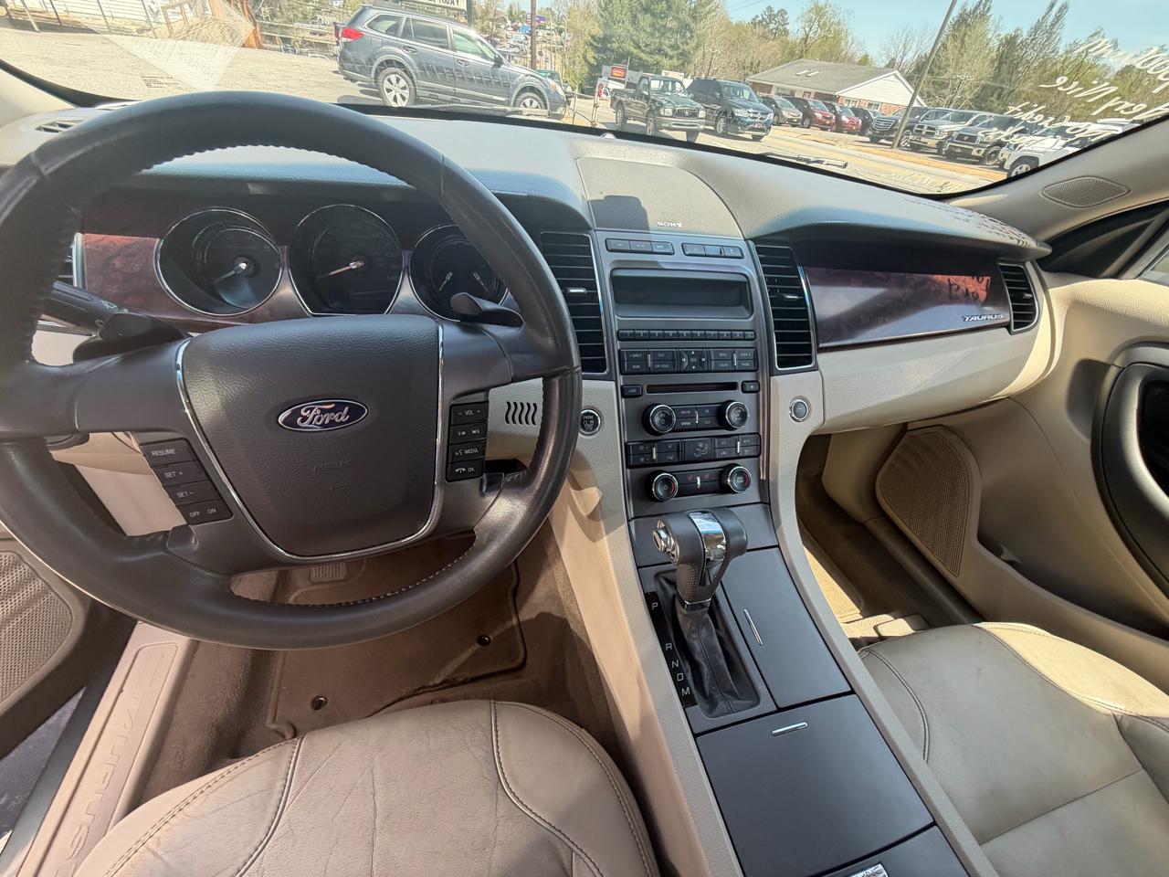 Ford Taurus SEL FWD 2010