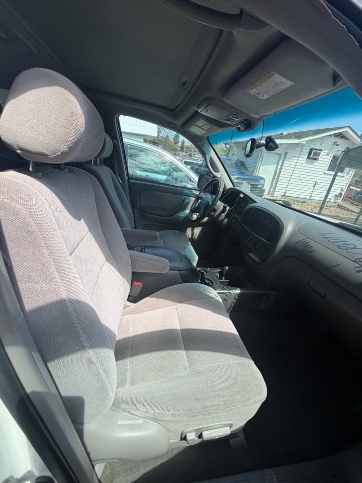 Toyota Sequoia SR5 4WD 2002