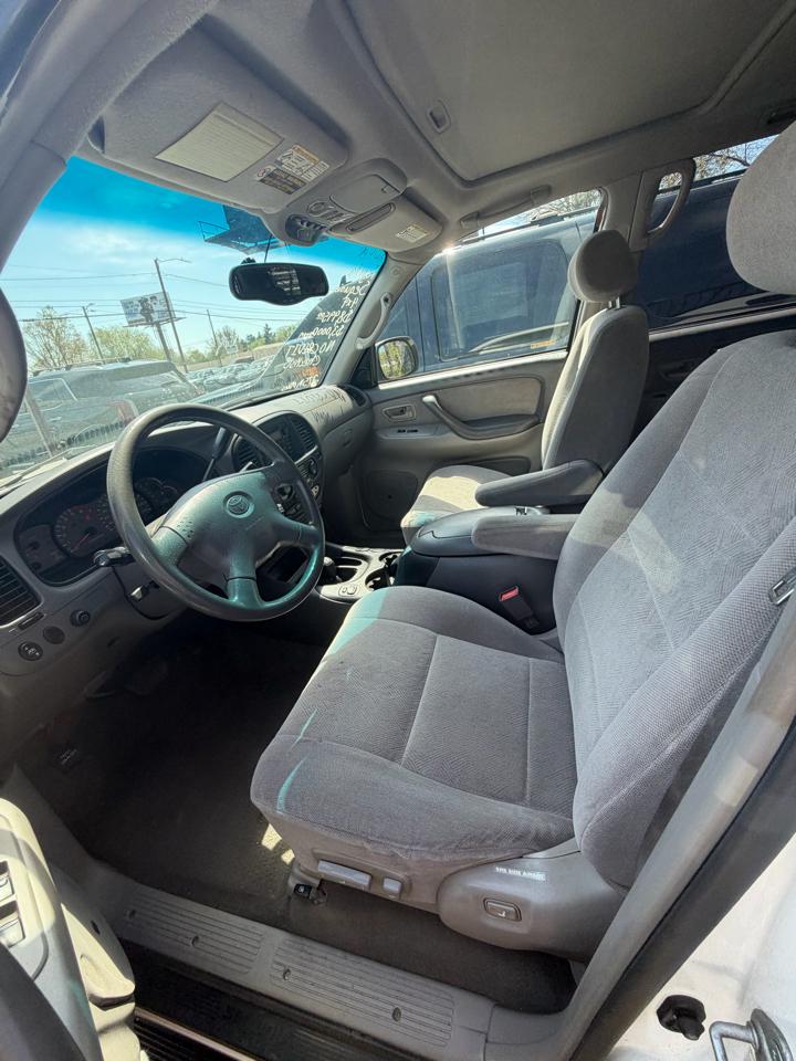 Toyota Sequoia SR5 4WD 2002