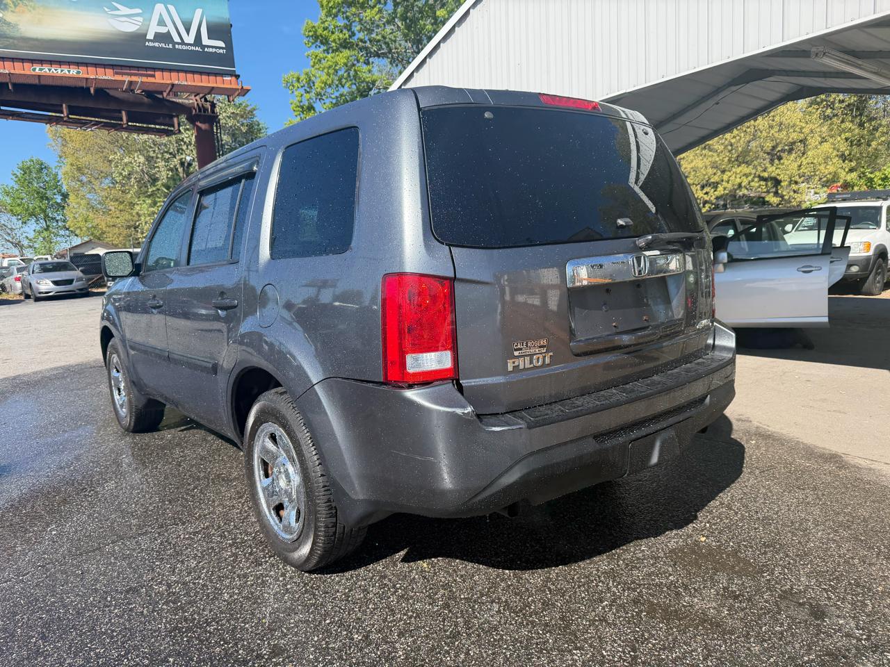 Honda Pilot LX 4WD 5-Spd AT 2012