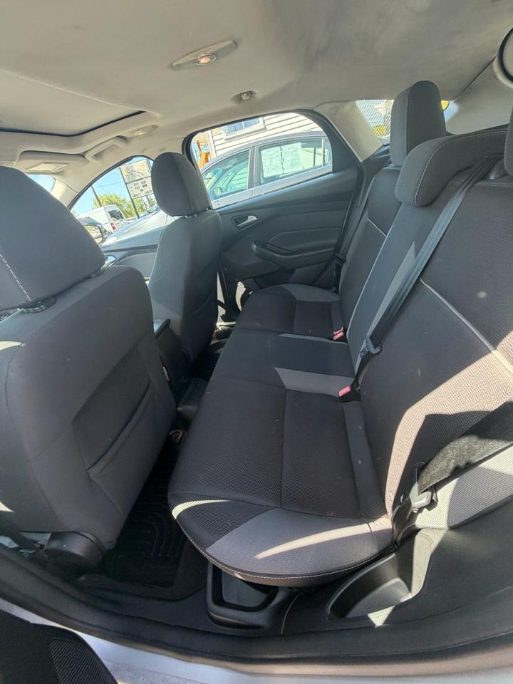 Ford Focus SE Hatch 2014