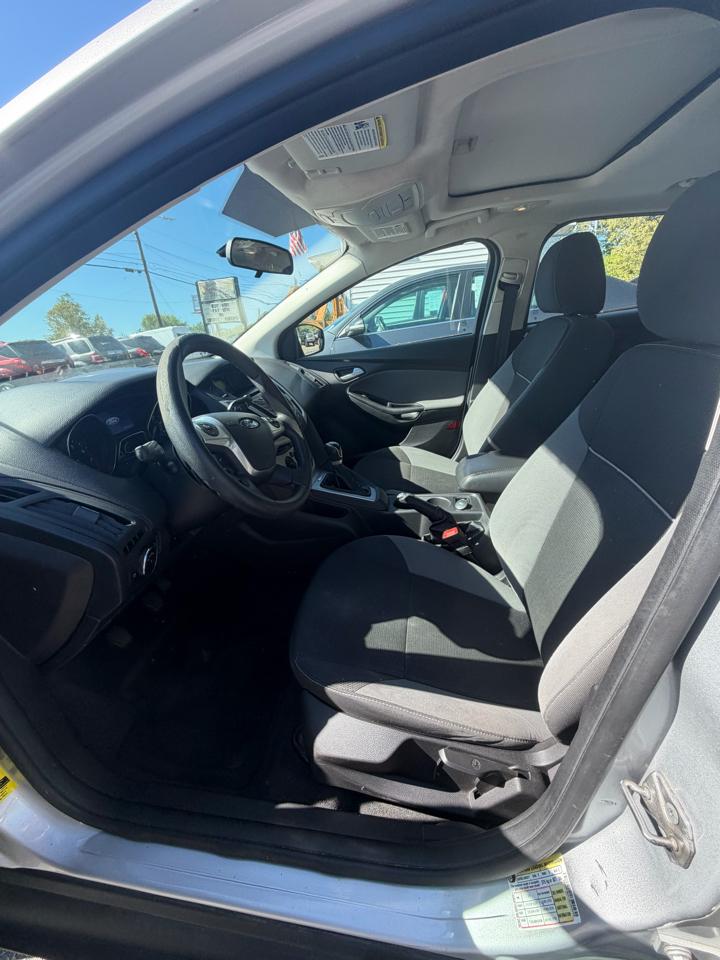 Ford Focus SE Hatch 2014