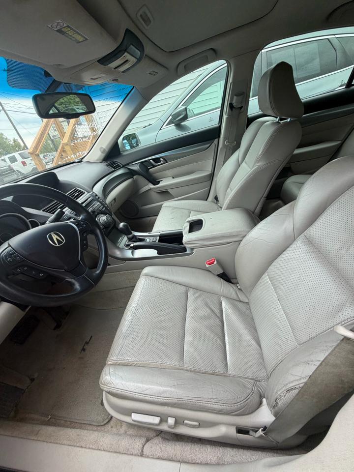 Acura TL 5-Speed AT with Tech Package 2009