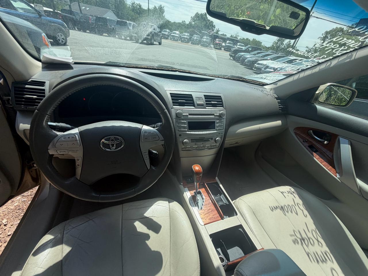 Toyota Camry Hybrid Sedan 2010