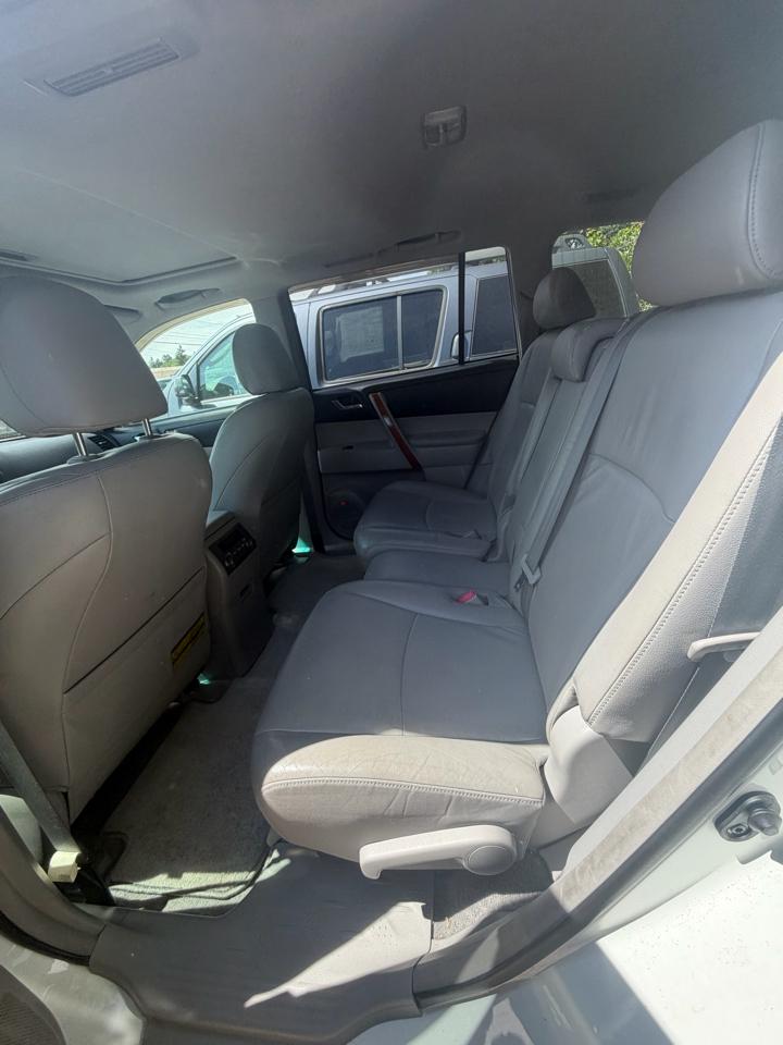 Toyota Highlander Limited 4WD 2010
