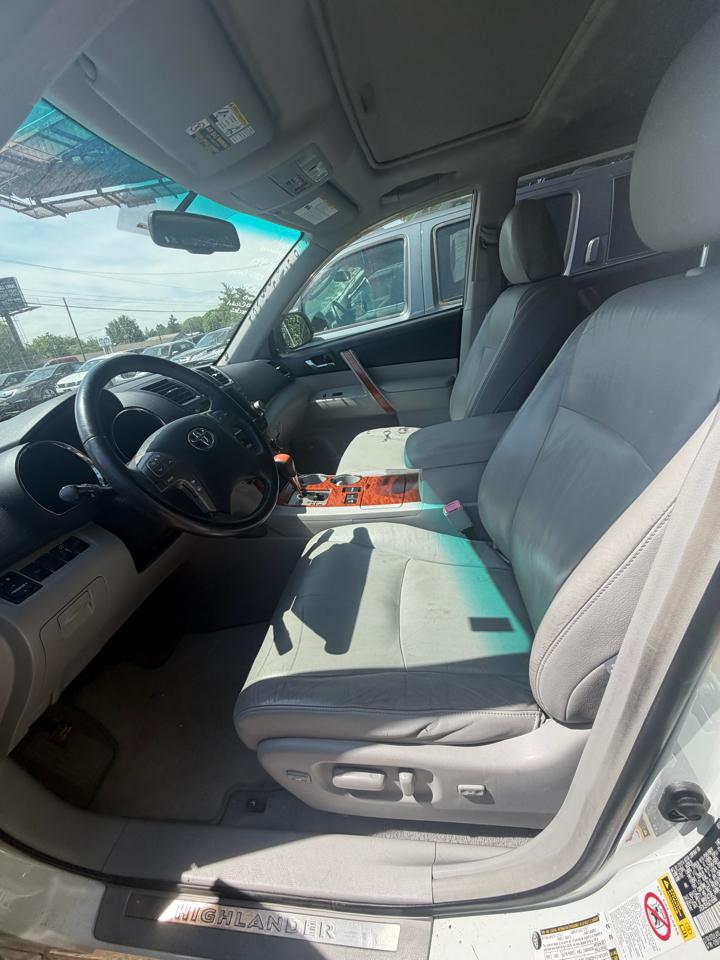 Toyota Highlander Limited 4WD 2010