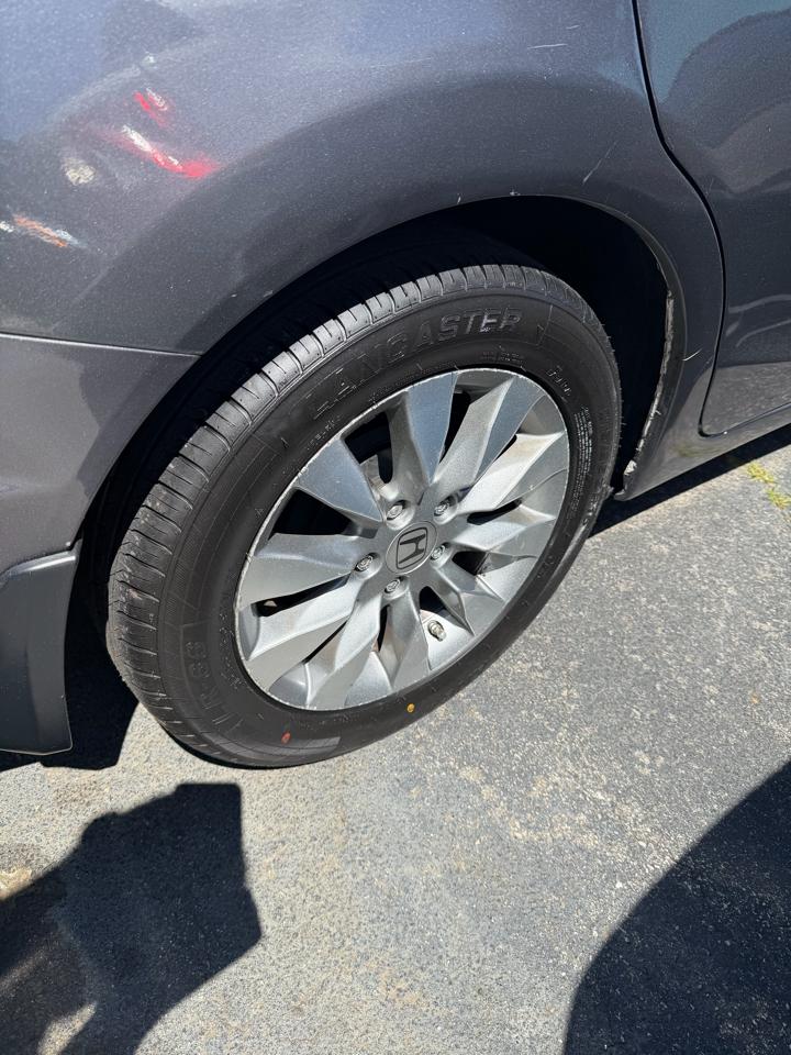 Honda Civic LX Sedan 5-Speed AT 2013
