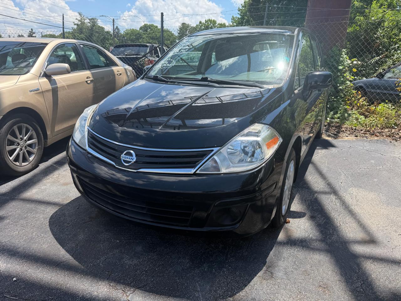 Nissan Versa 1.8 SL Hatchback 2012