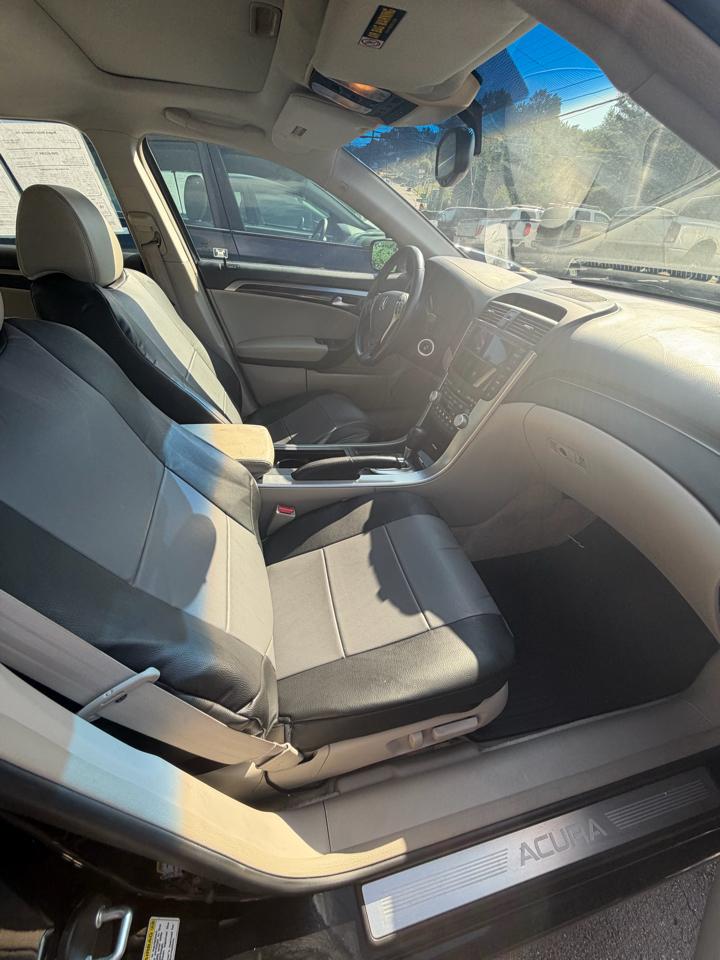 Acura TL 5-Speed AT with Navigation System 2008