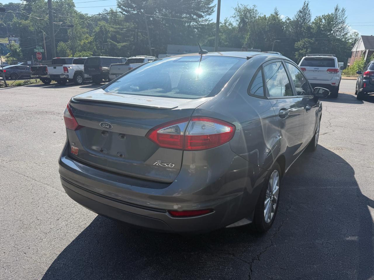 Ford Fiesta SE Sedan 2014