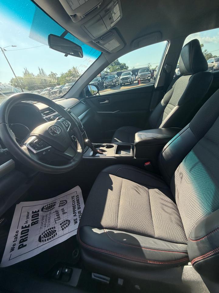 Toyota Camry SE 2017