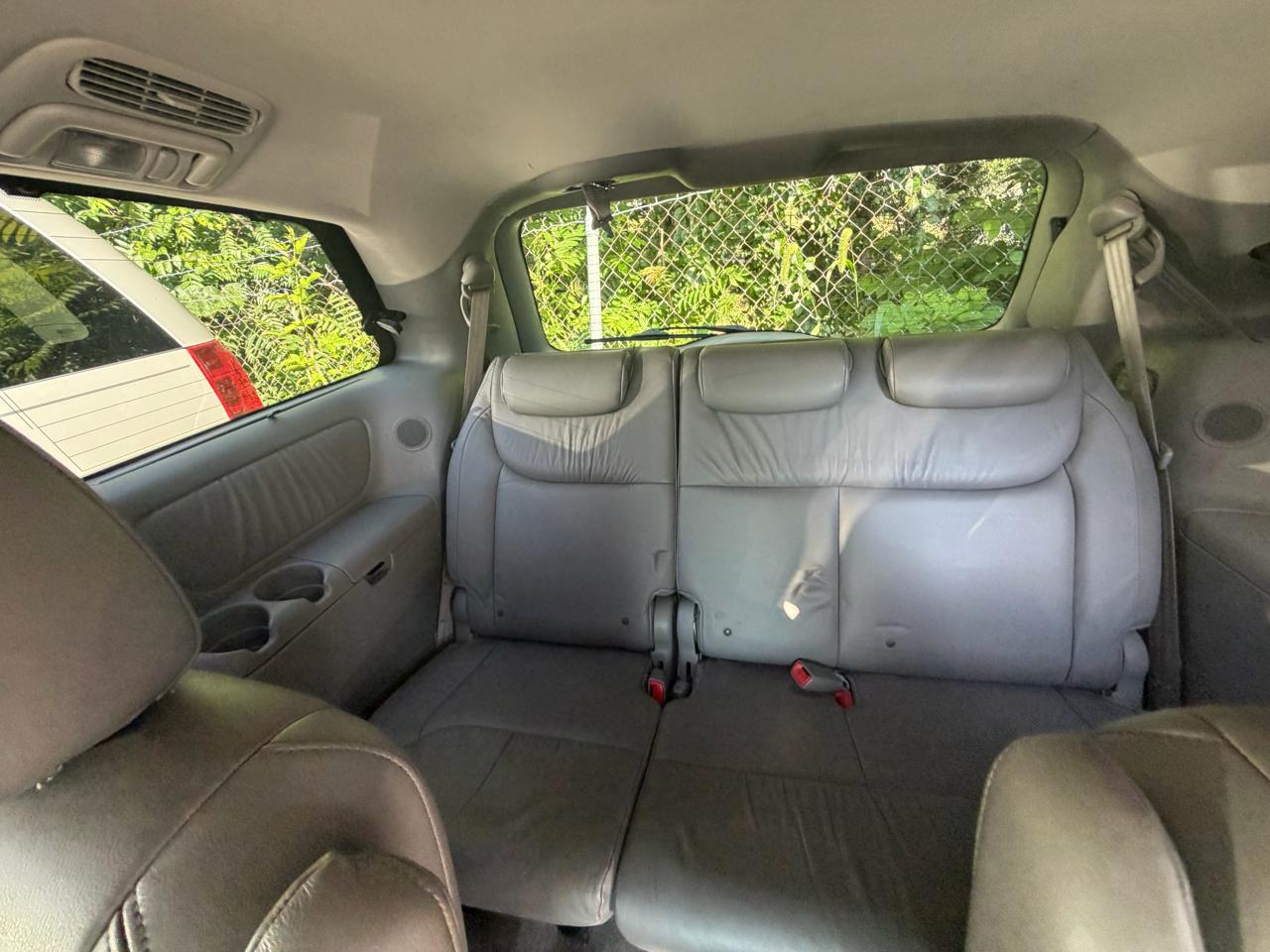 Toyota Sienna XLE FWD 2010