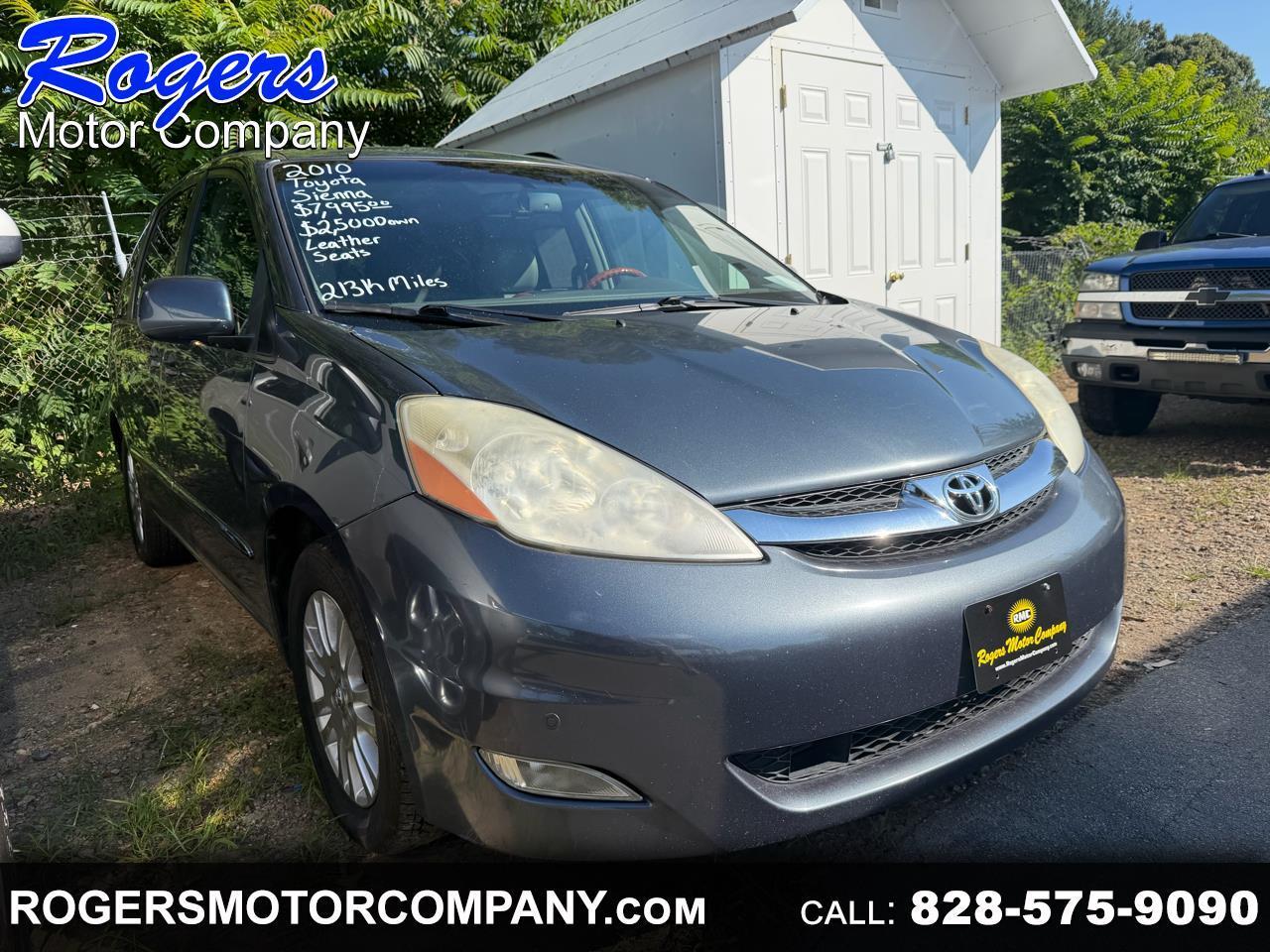 Toyota Sienna XLE FWD 2010