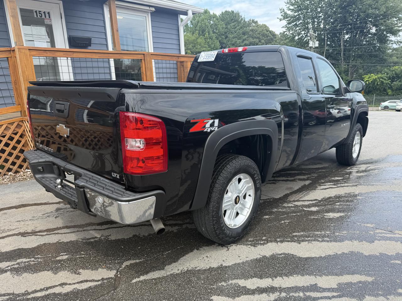 Chevrolet Silverado 1500 LTZ Ext. Cab 4WD 2011
