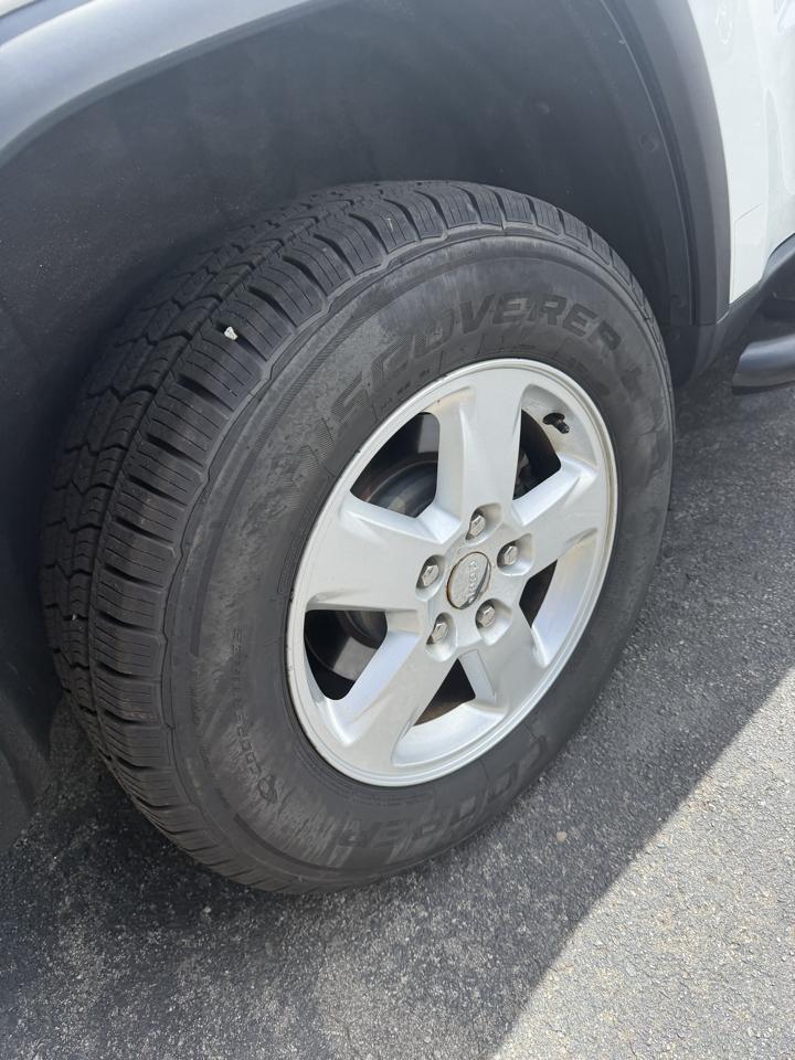 Jeep Grand Cherokee Laredo 4WD 2013