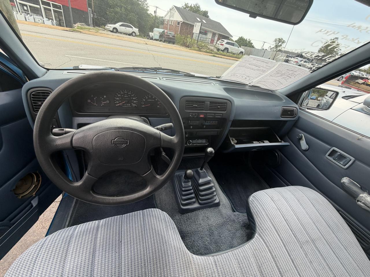 Nissan Pickup XE Reg. Cab 4WD 1995