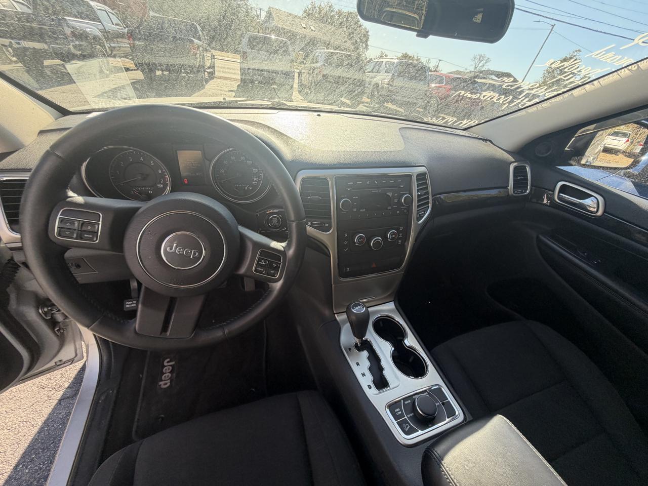 Jeep Grand Cherokee 4WD 4dr Laredo 2011