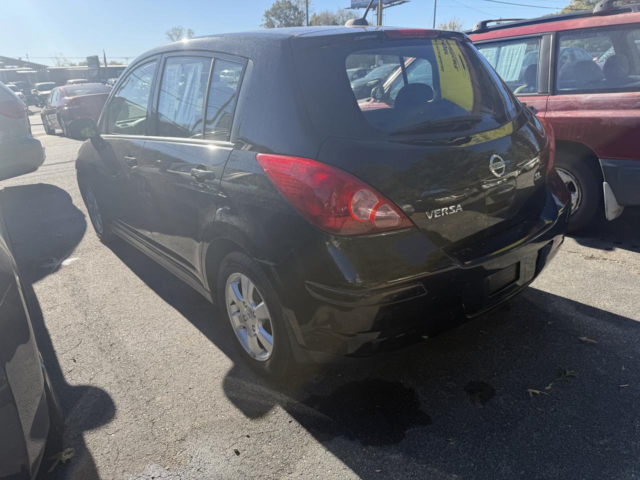 Nissan Versa 5dr HB I4 CVT 1.8 SL 2008