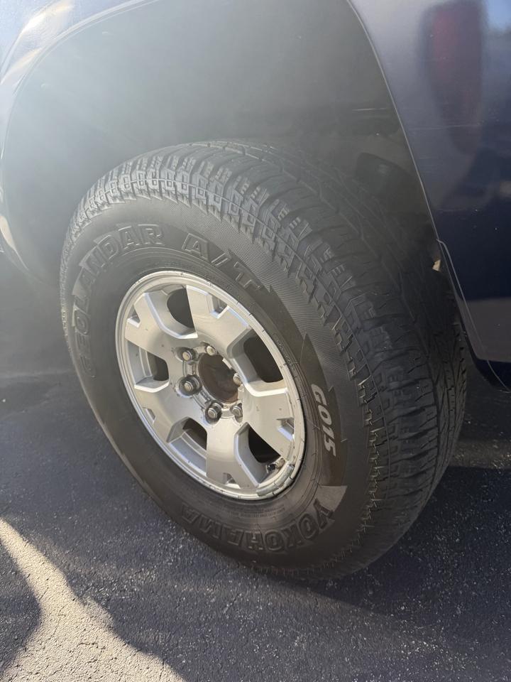 Toyota Tacoma 4WD Double Cab LB V6 AT (Natl) 2013