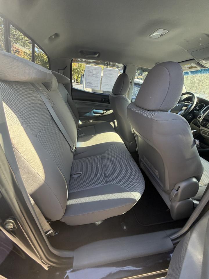 Toyota Tacoma 4WD Double Cab LB V6 AT (Natl) 2013