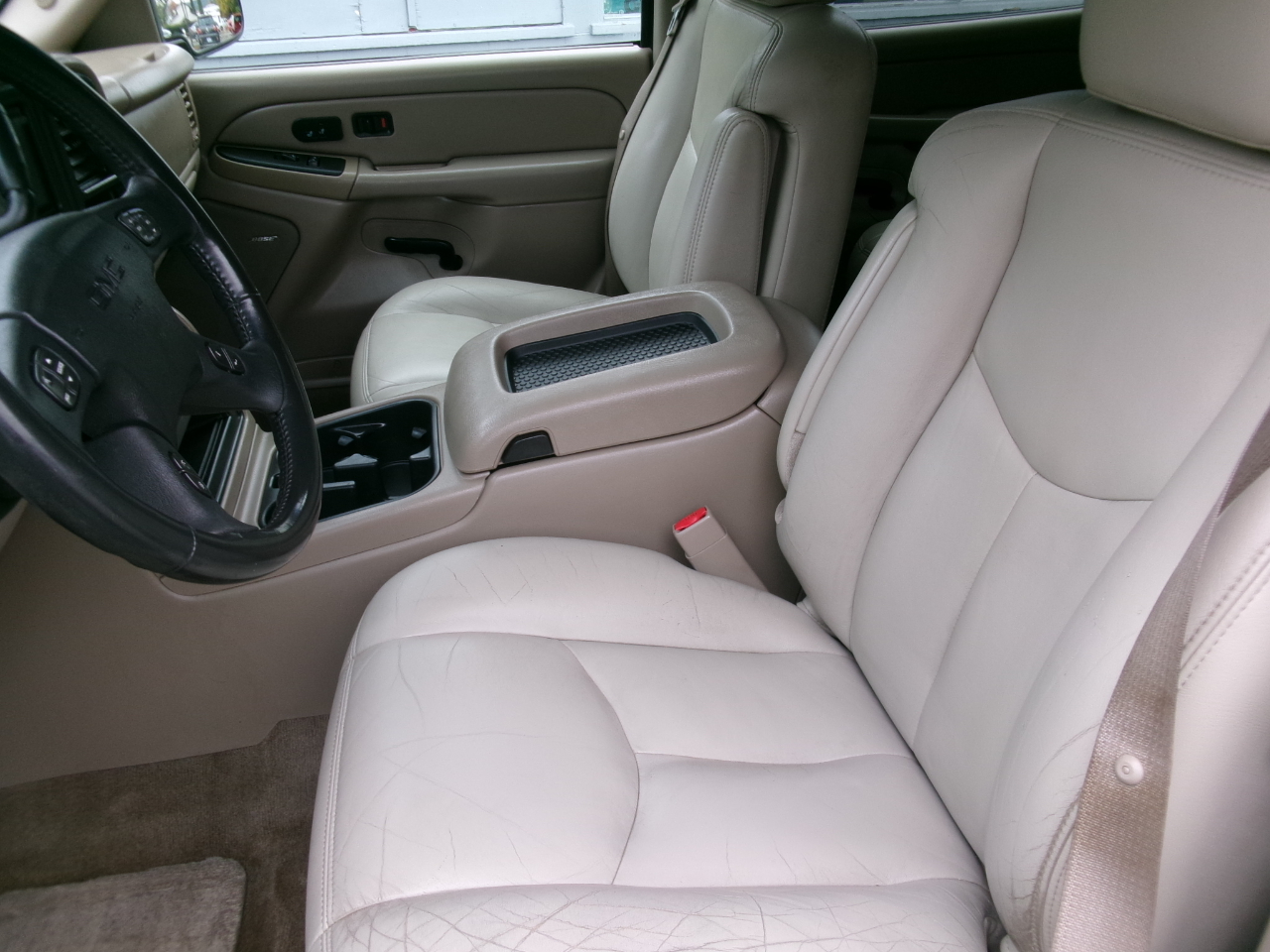 GMC Yukon 4WD 2005 GMC Yukon 4WD 2005