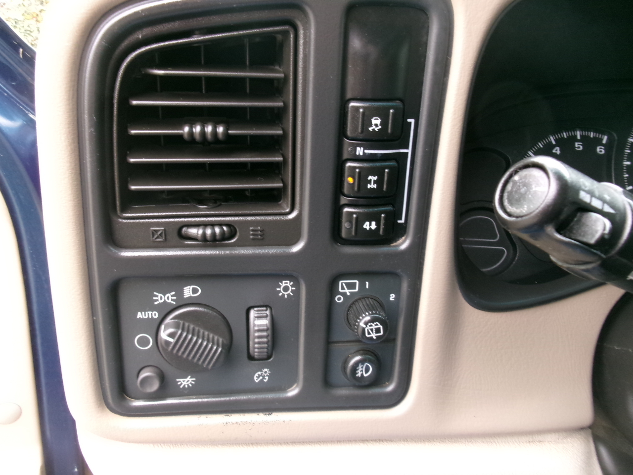 GMC Yukon 4WD 2005 GMC Yukon 4WD 2005