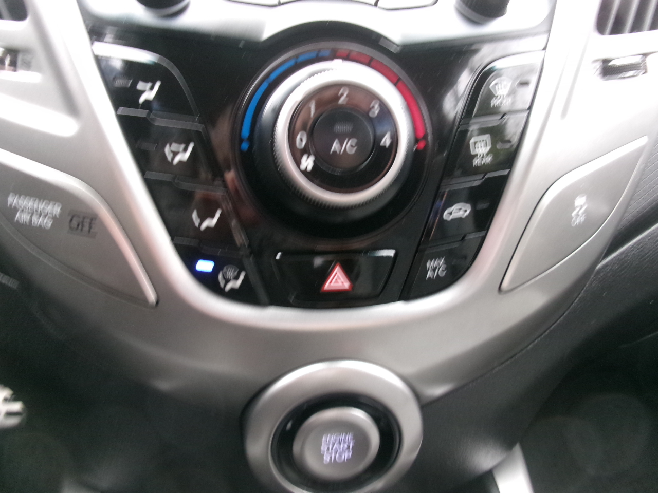 Hyundai Veloster 3D Coupe 2013