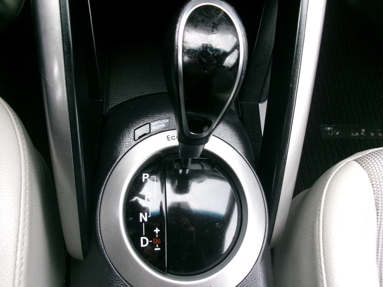 Hyundai Veloster 3D Coupe 2013