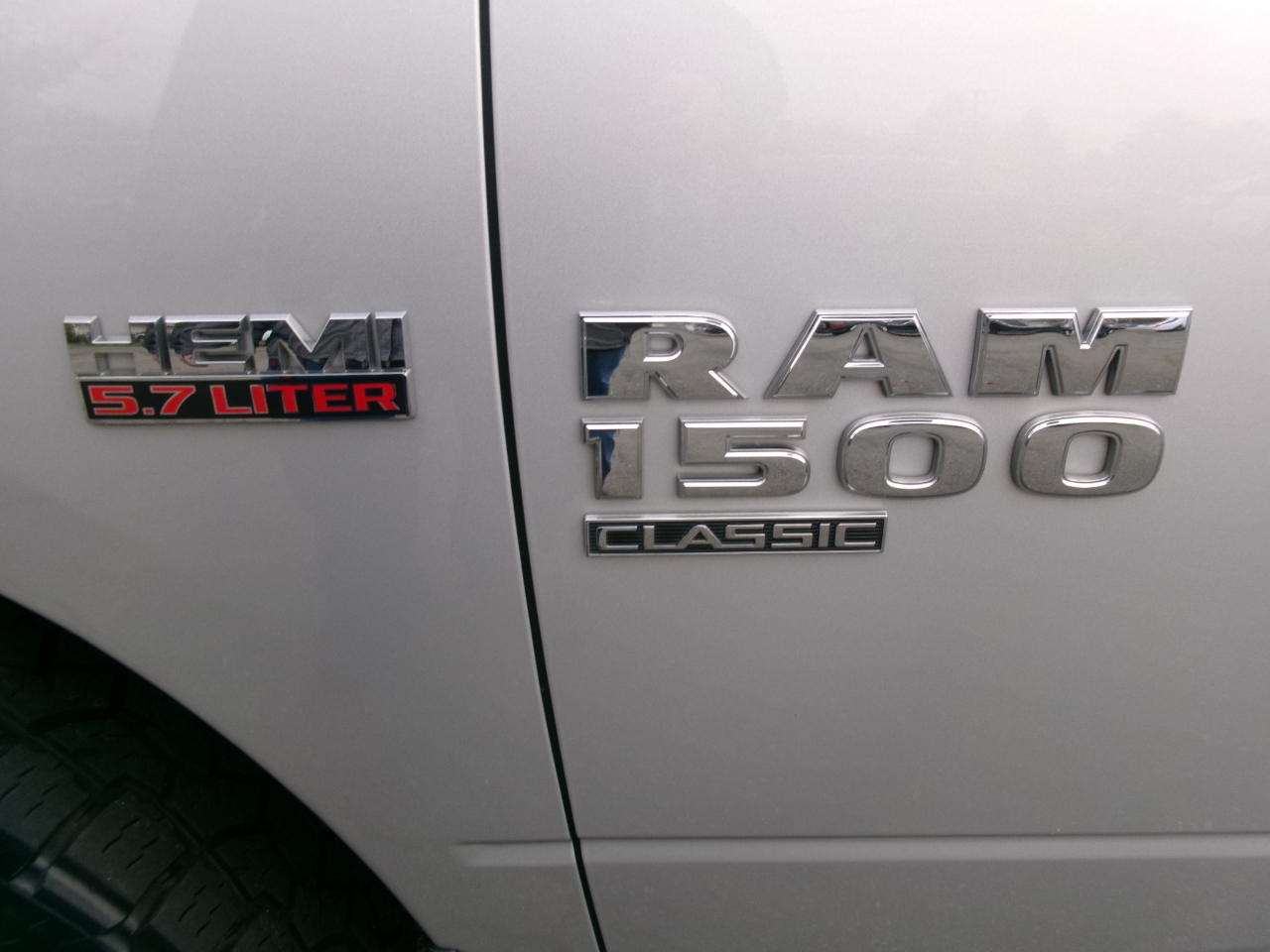 RAM 1500 Classic Tradesman Crew Cab SWB 4WD 2019