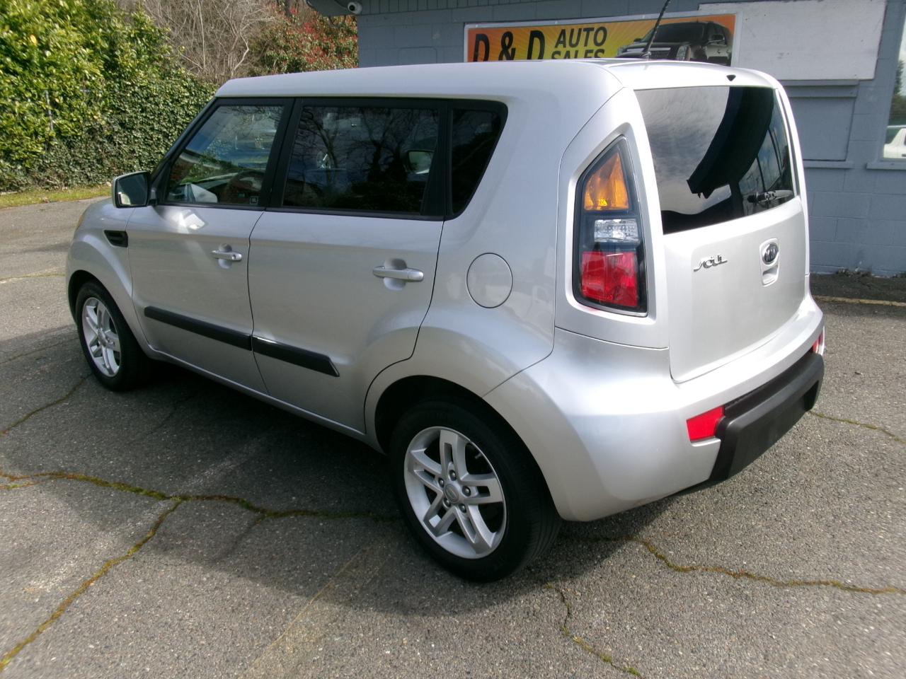 Kia Soul + 2011