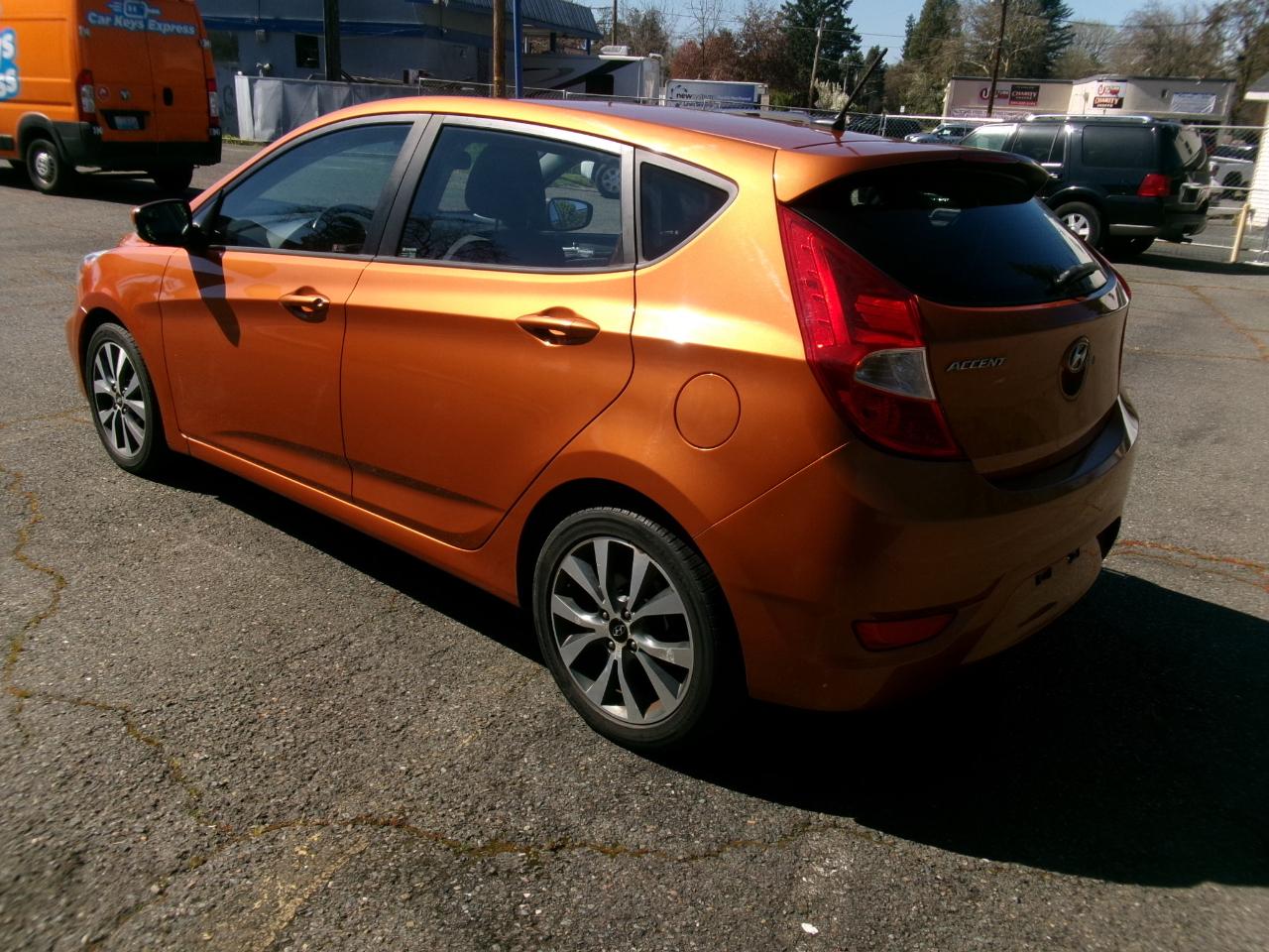 Hyundai Accent Sport 5-Door 6A 2015