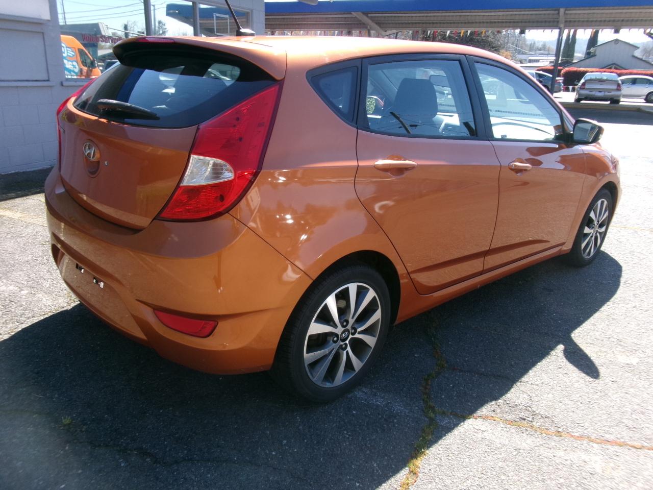 Hyundai Accent Sport 5-Door 6A 2015