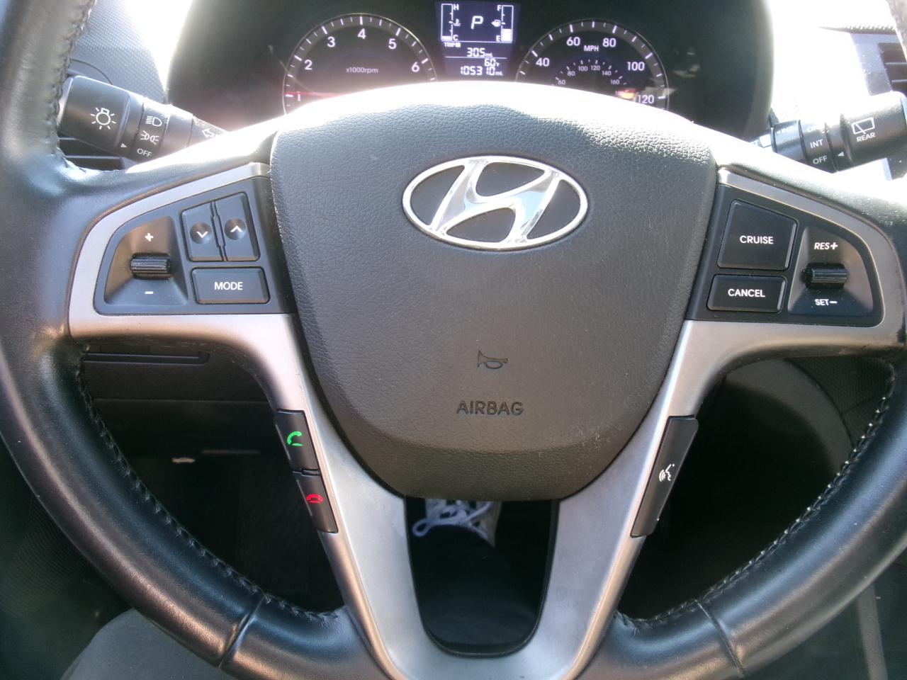 Hyundai Accent Sport 5-Door 6A 2015