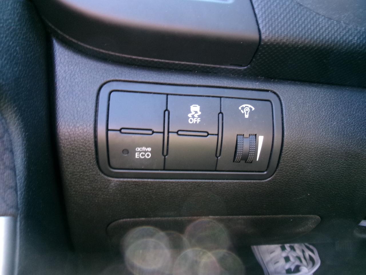 Hyundai Accent Sport 5-Door 6A 2015