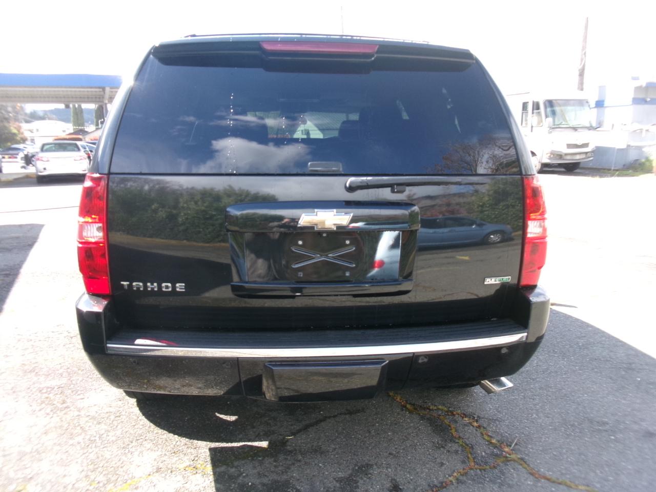 Chevrolet Tahoe LTZ 4WD 2011