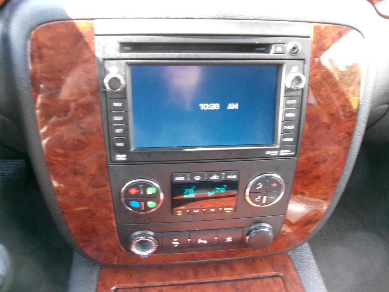 Chevrolet Tahoe LTZ 4WD 2011