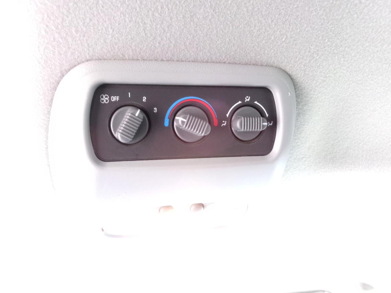 GMC Yukon SLE 4WD 2001