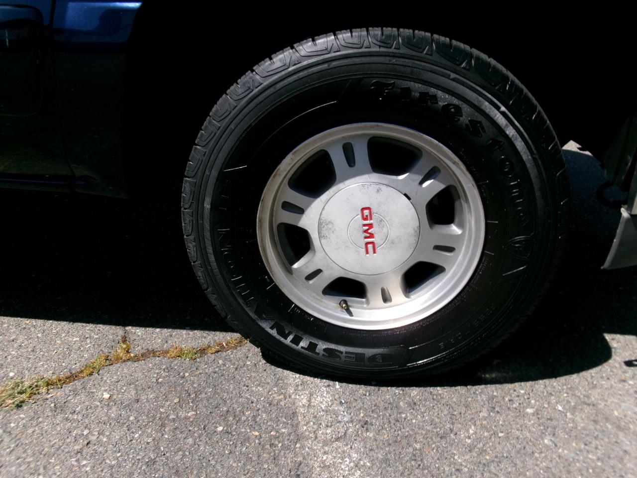 GMC Yukon SLE 4WD 2001