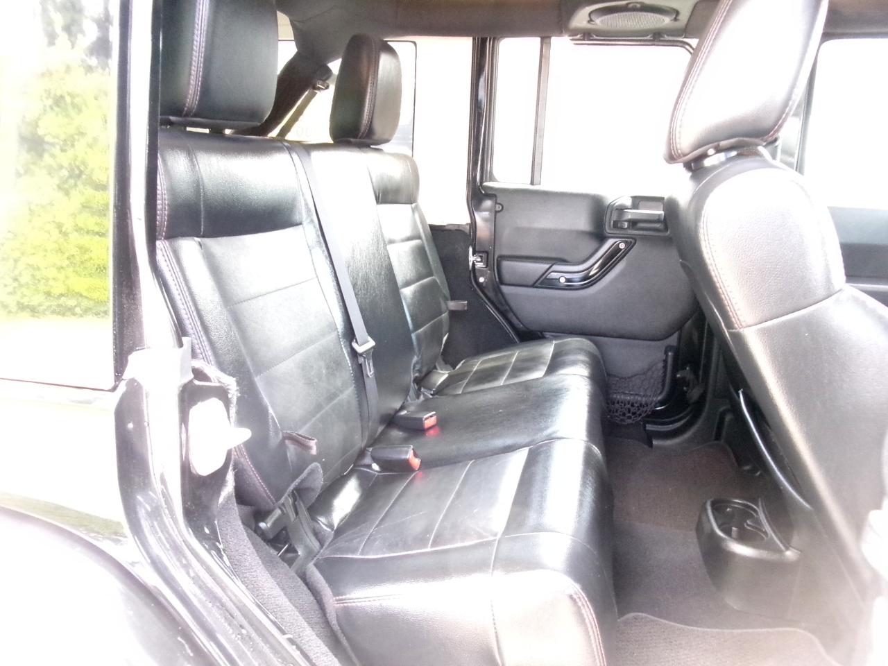 Jeep Wrangler Unlimited Sahara 4WD 2012