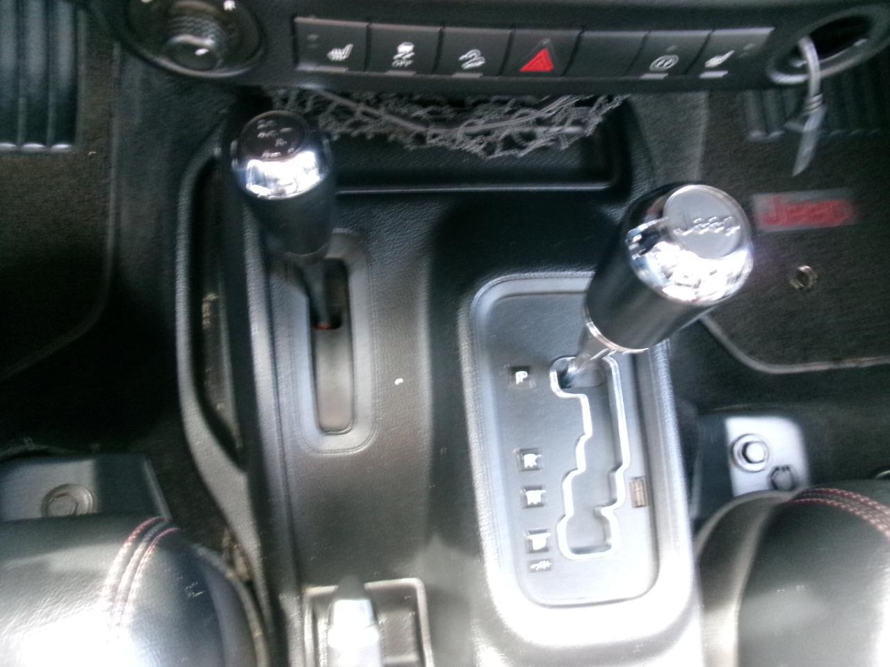 Jeep Wrangler Unlimited Sahara 4WD 2012
