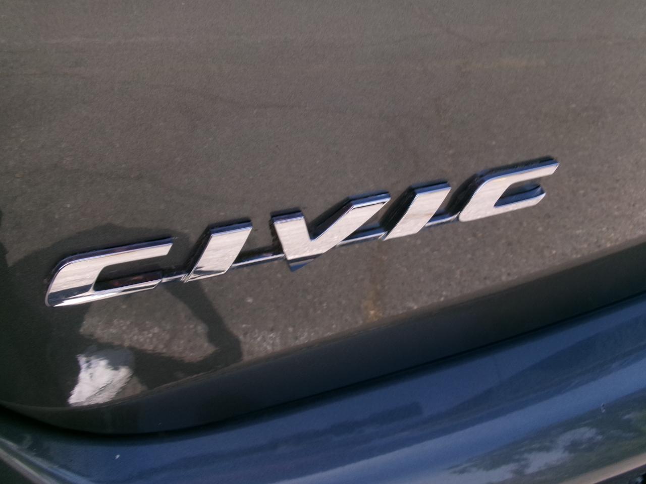 Honda Civic LX Sedan 5-Speed AT 2011